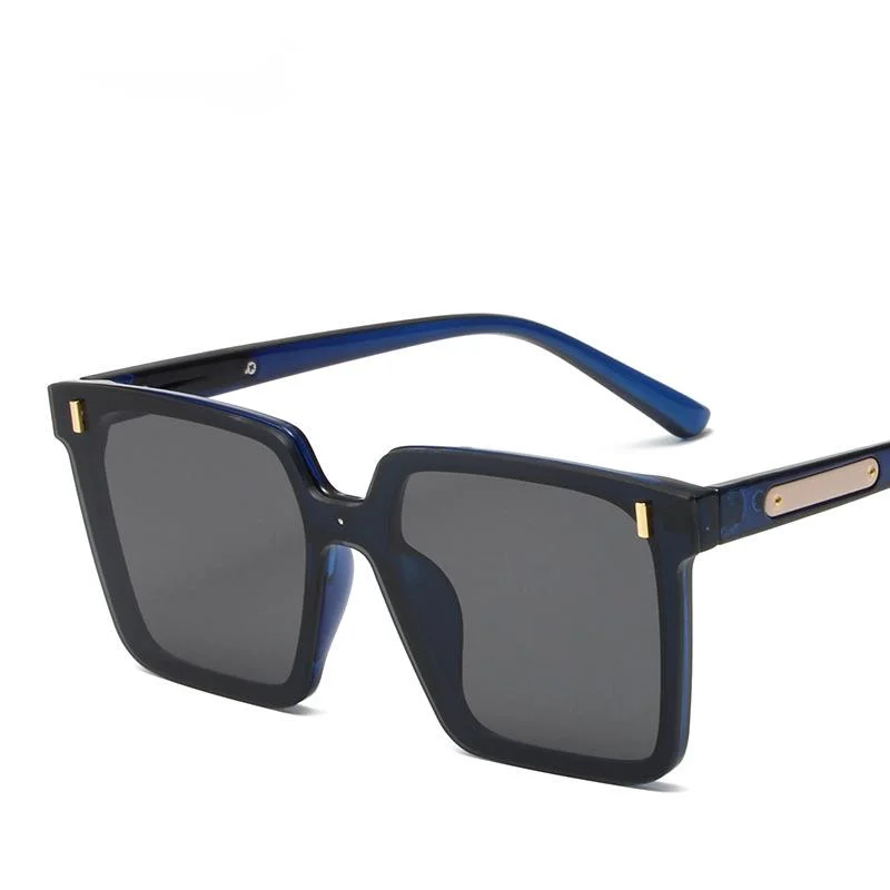 2023 neue, heiß verkaufte, quadratische Sonnenbrille mit großem Rahmen für Straßenaufnahmen und Urlaub, hochwertige, schlichte Sonnenbrille, modisches Mädchen_voghion.com