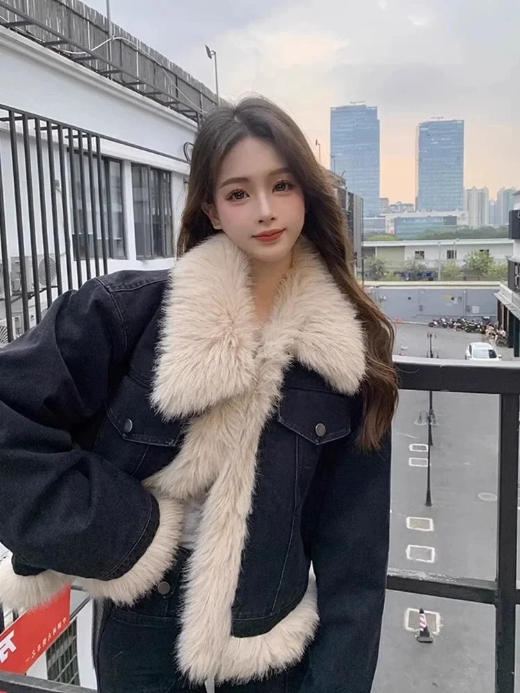 Fashion Commute Style Denim Stitching Faux Fur Coat 2023 Autumn and Winter New Street Style Lapel Short Women's Lamb Plush Coat