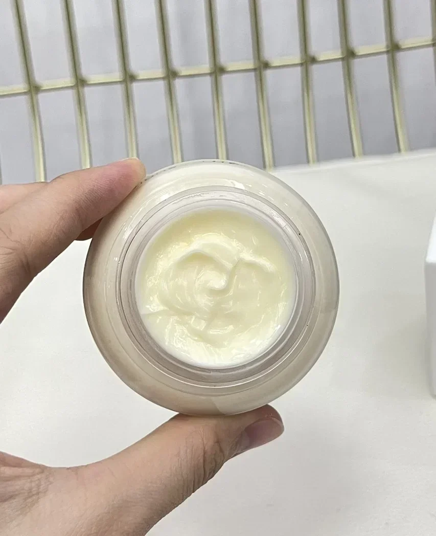 Moisturizing Foundation cream 2