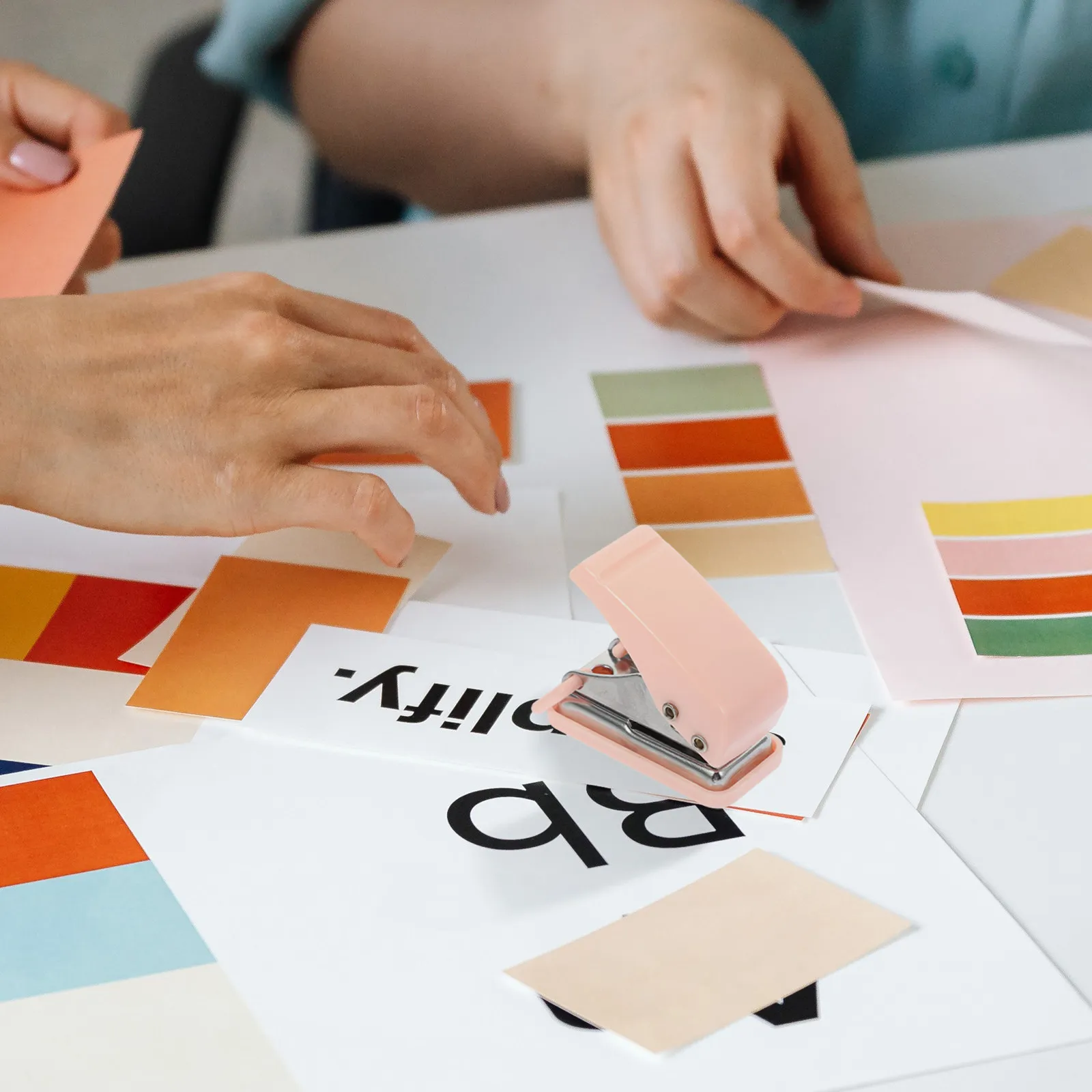 크리 에이 티브 미니 스테이플러 귀여운 휴대용 사무실 문구 내구성 플라스틱 스..