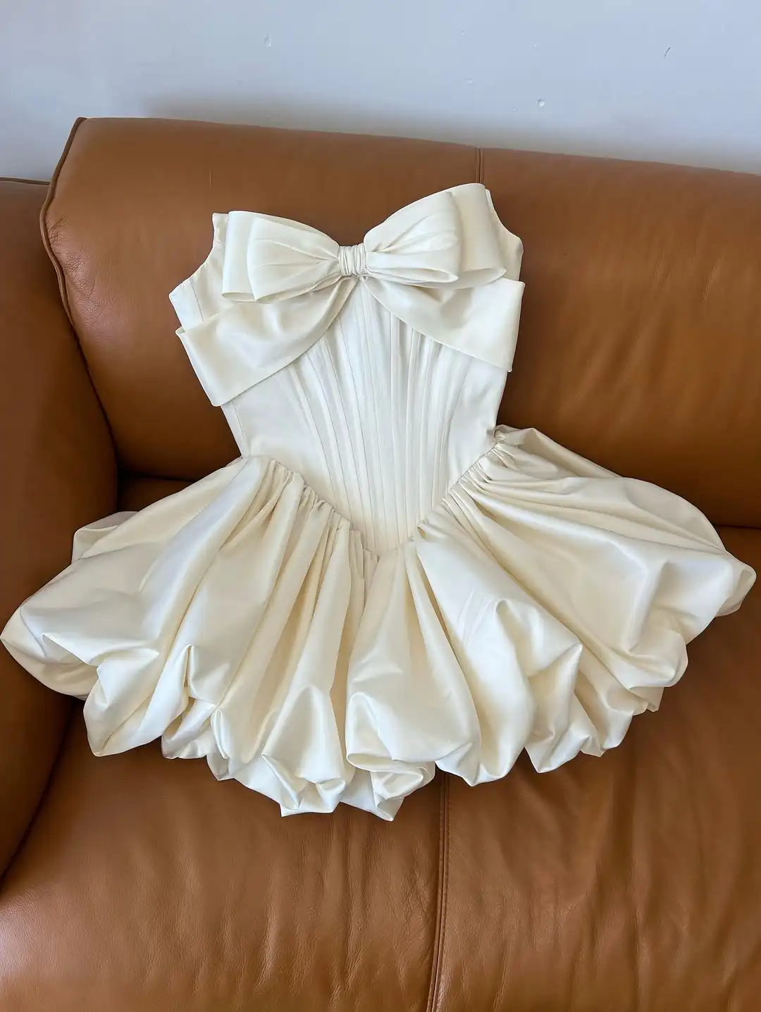 Design Fashion Bow Corset Strapless Satin Short Wedding Dresses for Bride Prom Homecoming Dresses for Teens Cocktail Gowns 1