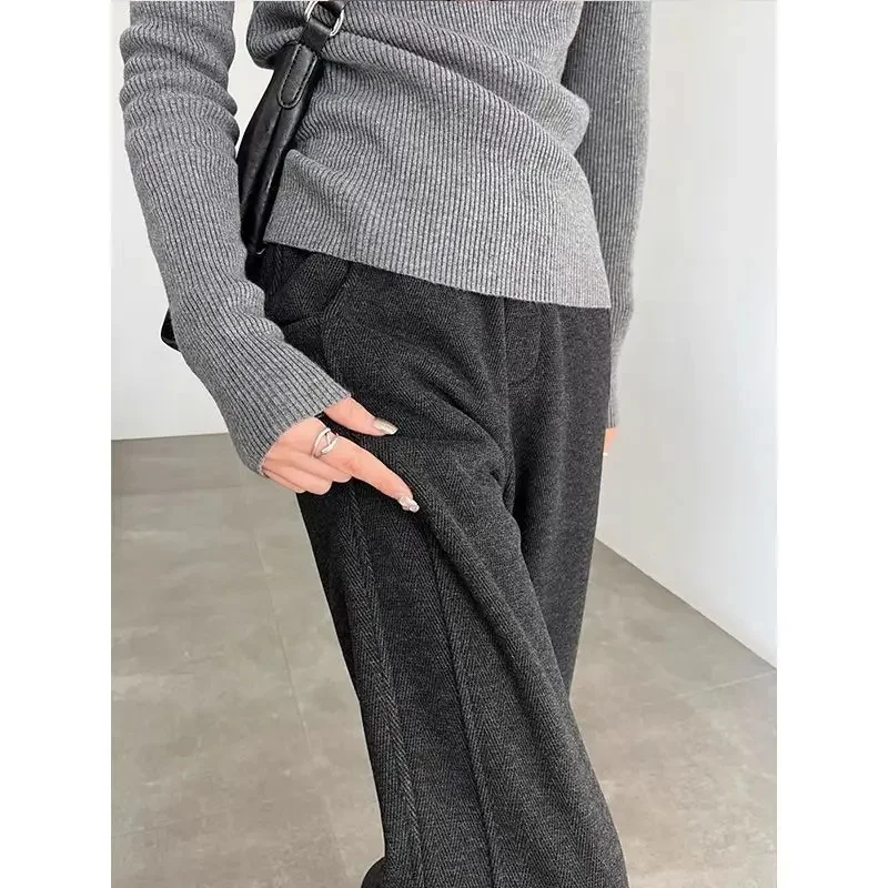 Dark gray [Spring and Autumn]]