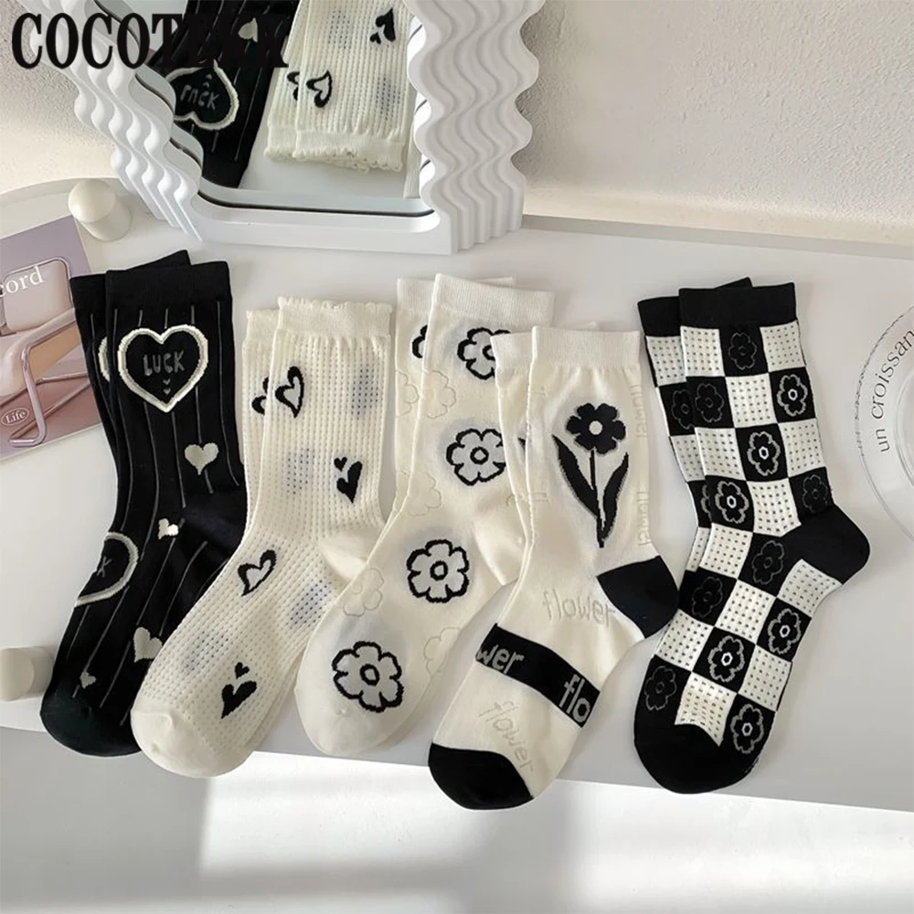 

Daily Versatile Women's Socks Spring Summer New Fashion Harajuku Crew Socks Retro Flower Check Heart Streetwear Elastic Long Soc
