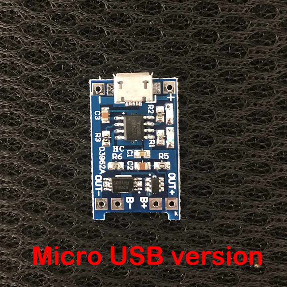 Détail des ports Micro USB et Type-C sur la carte de charge et protection batterie lithium 1A.