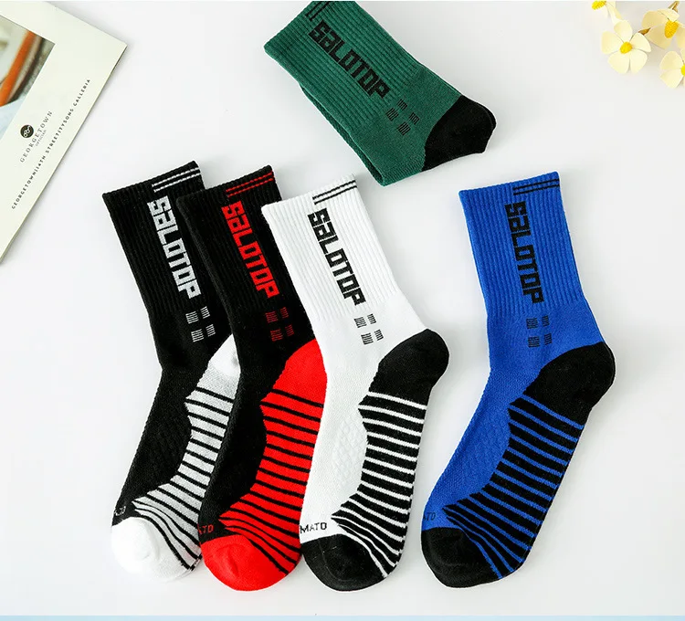 5 Paar Herren-Sportsocken aus 100 % Baumwolle, schwarz, weiß, Spleißfarbe, schweißabsorbierend, geruchshemmend, elastisch, Outdoor-Laufsportsocken – Detail 2