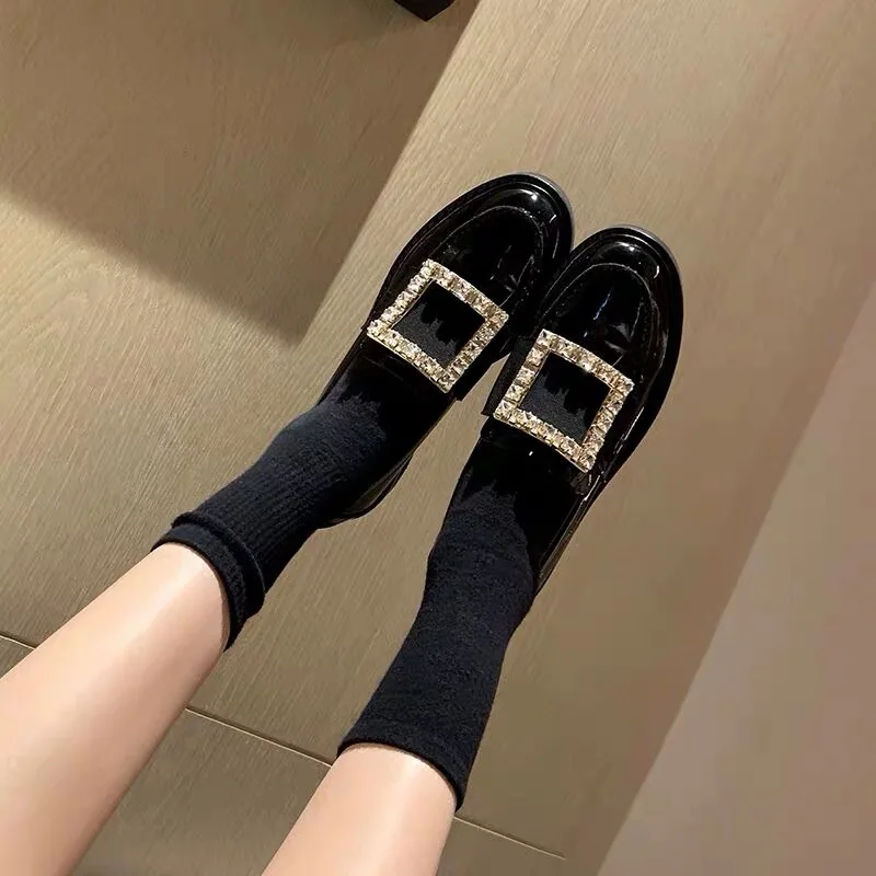 

Lacquered genuine leather diamond square buckle small leather shoes for women's spring and autumn black flat bottomed British si