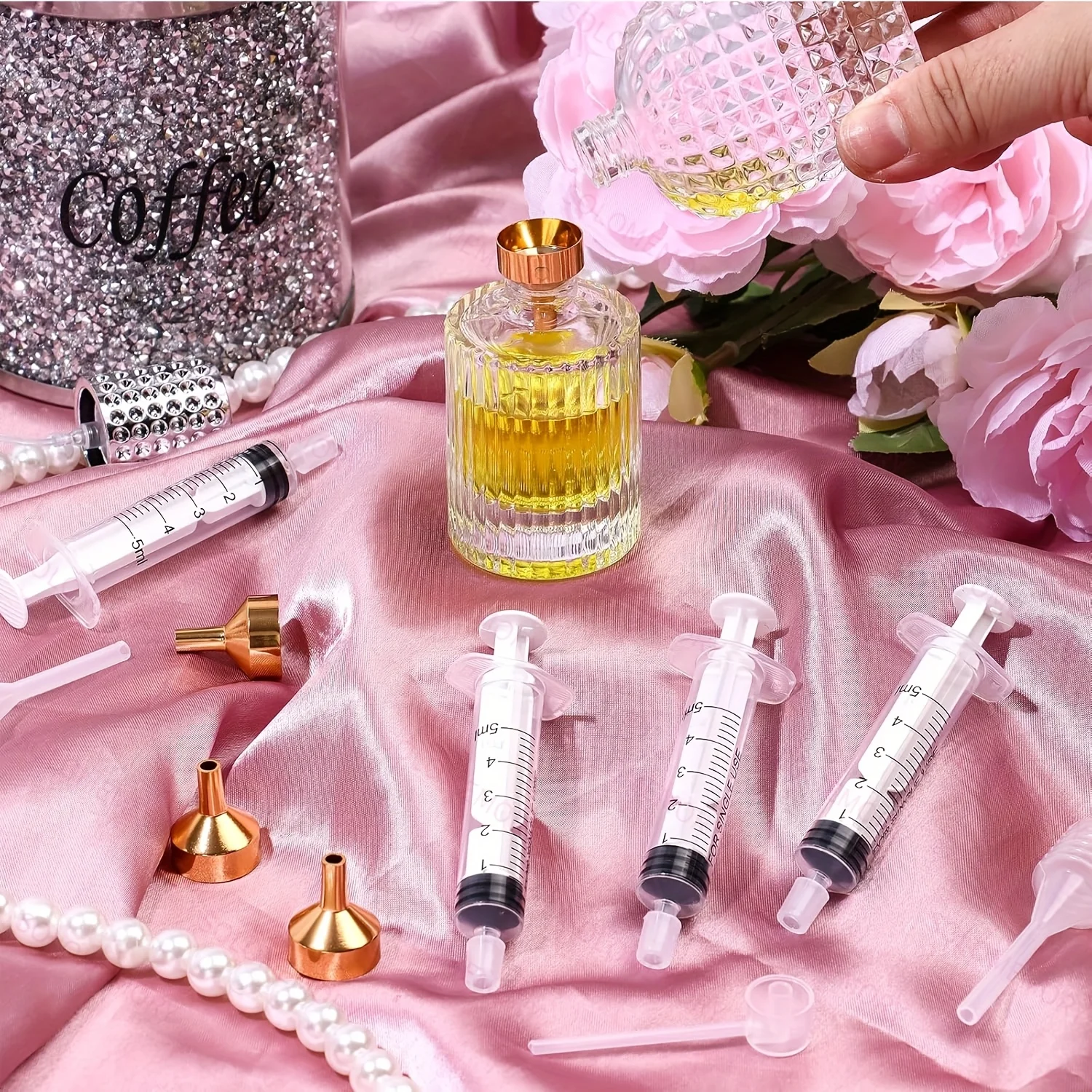 مجموعة إعادة تعبئة العطور مكونة من 20 قطعة: قمع بلاستيكي، ماصات، قطارات ومحاقن - مثالية للسفر ومستحضرات التجميل Dly