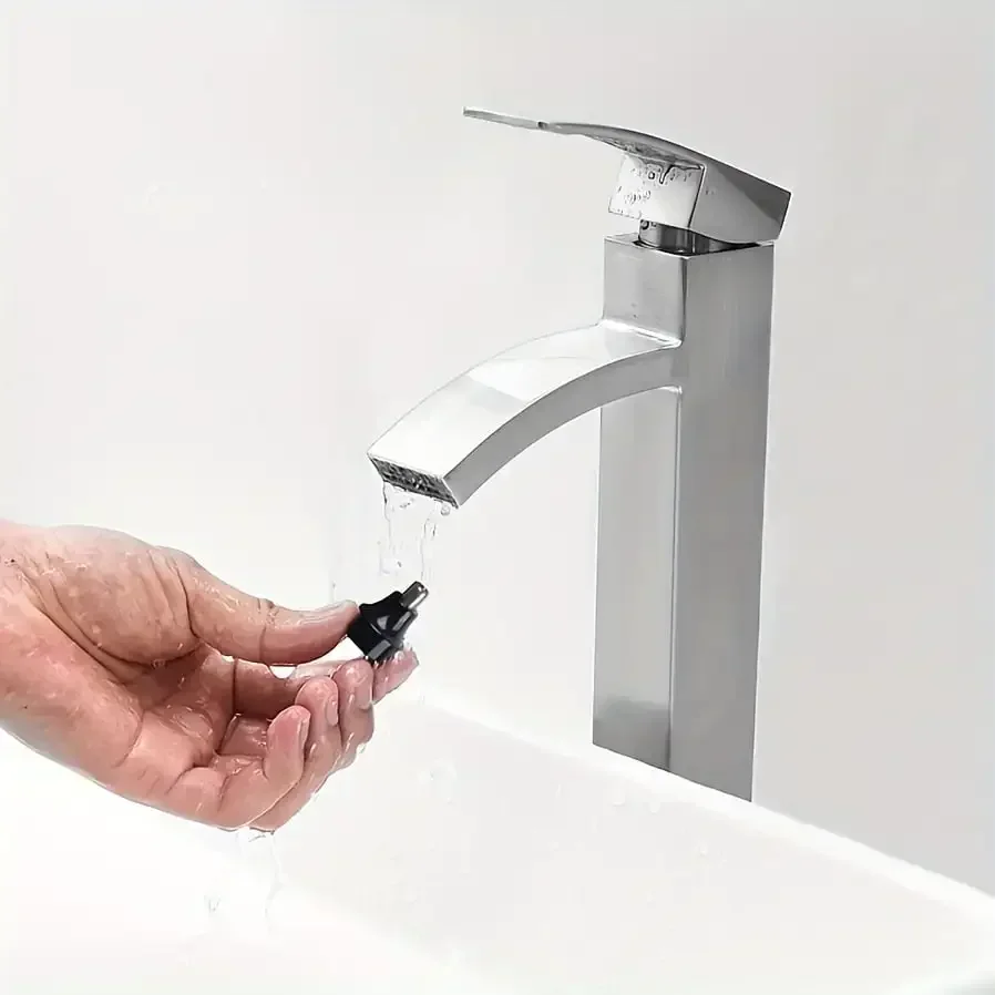 ماكينة تشذيب شعر الأنف القابلة لإعادة الشحن ومزيل...