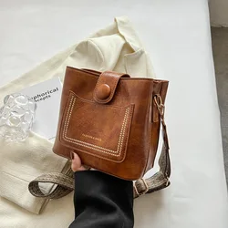 Luxury Designer Solid Color Crossbody Bag - Large Capacity, Simple Style Shoulder Handbag - 19x11x17cm (Brown)