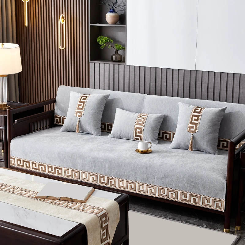 Sofa mats are universal all year round, pet friendly, slip resistant, scratch resistant, and dirt resistant. They are machine wa 5