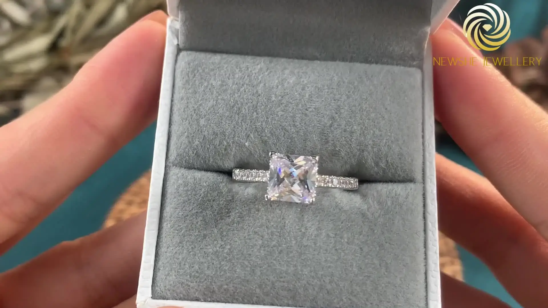 e135プリンセス ブルー 婚約 指輪 キュービックジルコニア e135プリンセス ブルー 婚約 指輪 キュービックジルコニア