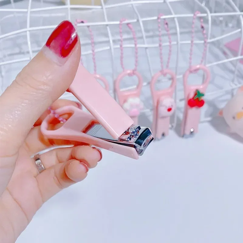 Ins Girls Heart Nail Clippers with Bead Chain Cartoon Bear Rabbit Nail Trimmer Cutter for Students Home Baby Care Manicure Tools