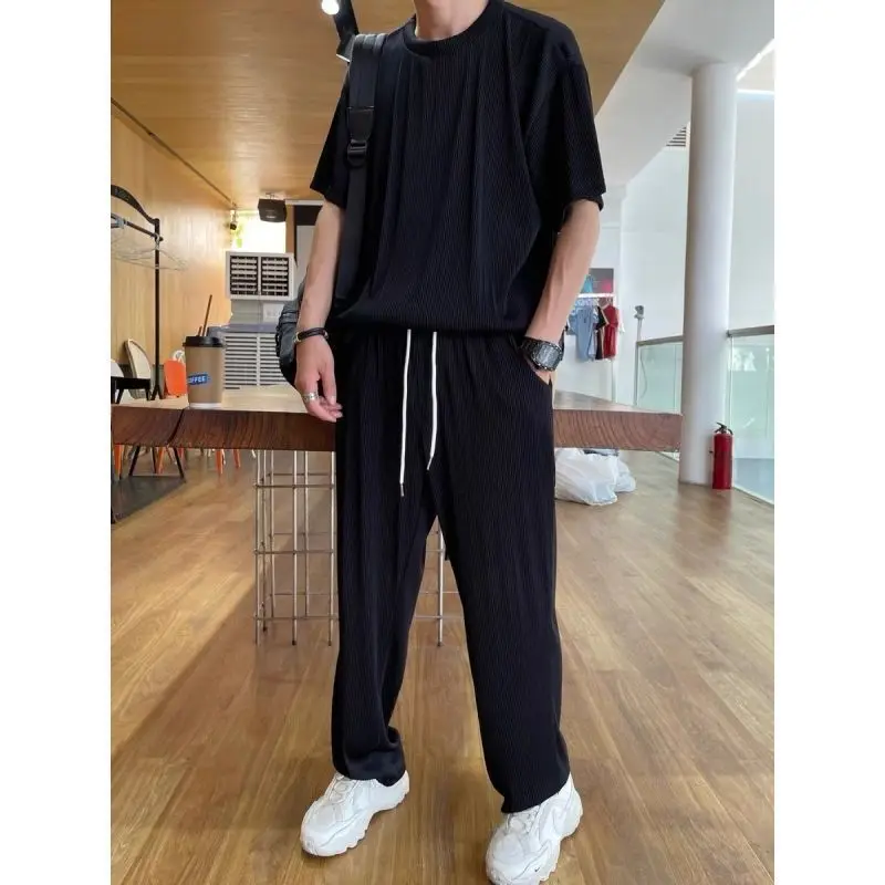Round Neck Screw Thread Summer Men Short Sleeved T-shirt Thin Style Loose Ice Shreds Casual Comfortable Trousers Two Piece Set
