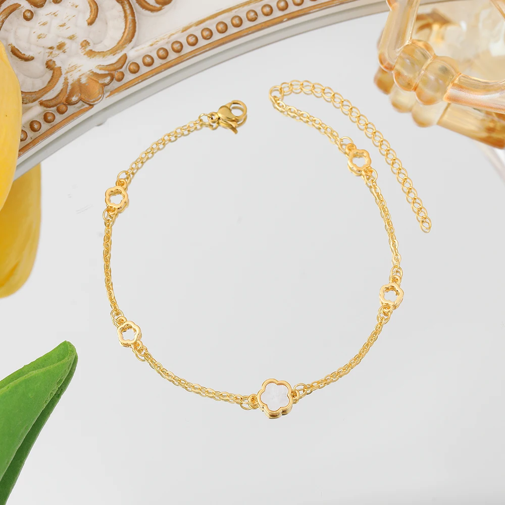 New Hot Sale White Shell Opal Mini Flower Bracelet Metal Stainless Steel Chain Bracelets Adjustable 18K Gold Plated Hand Jewelry