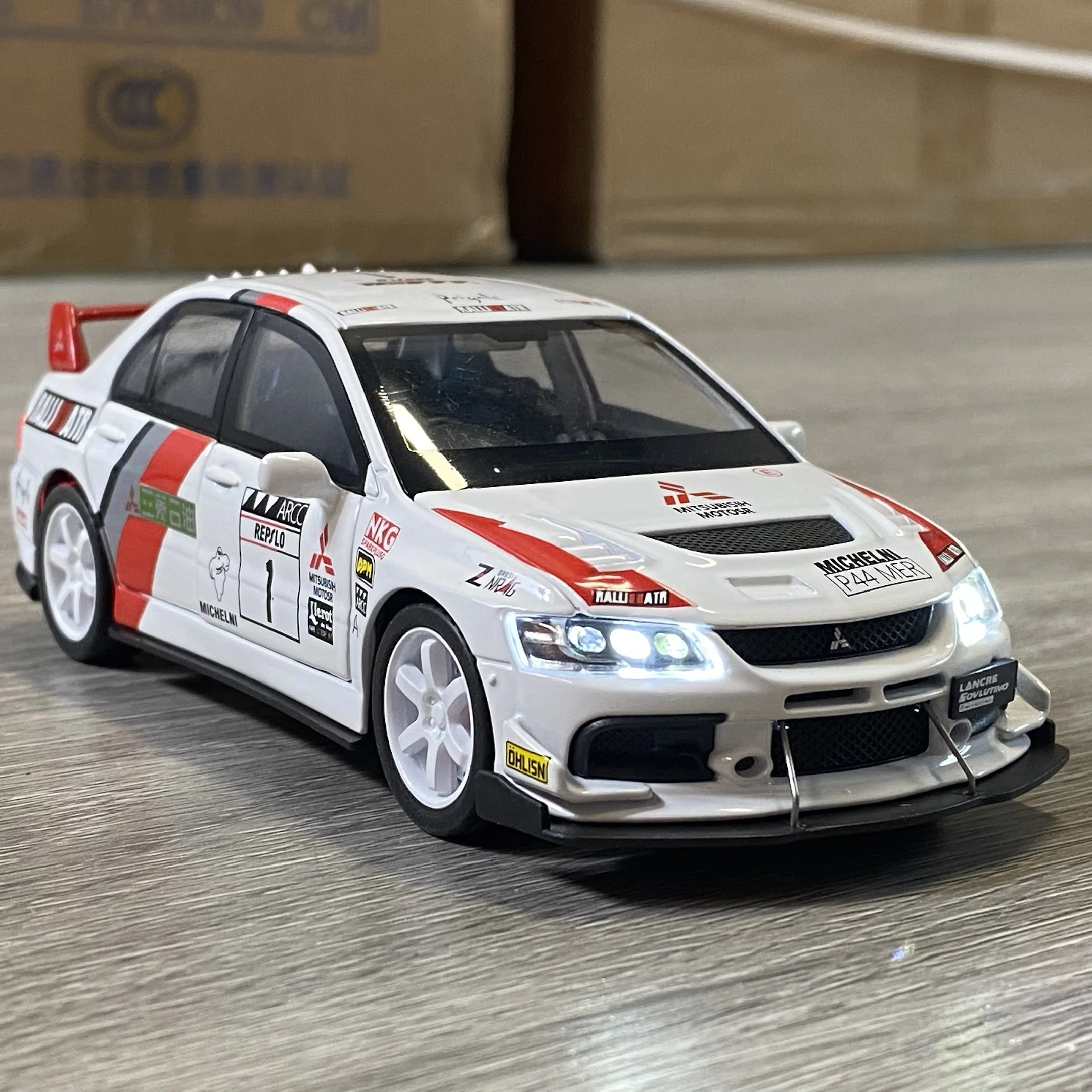 JDM 1:32 미쓰비시 랜서 에볼루션 EVO 석유 버전 합금 다이캐스팅 모델 사운드 & 라이트 장난감 성인용 남자친구 선물