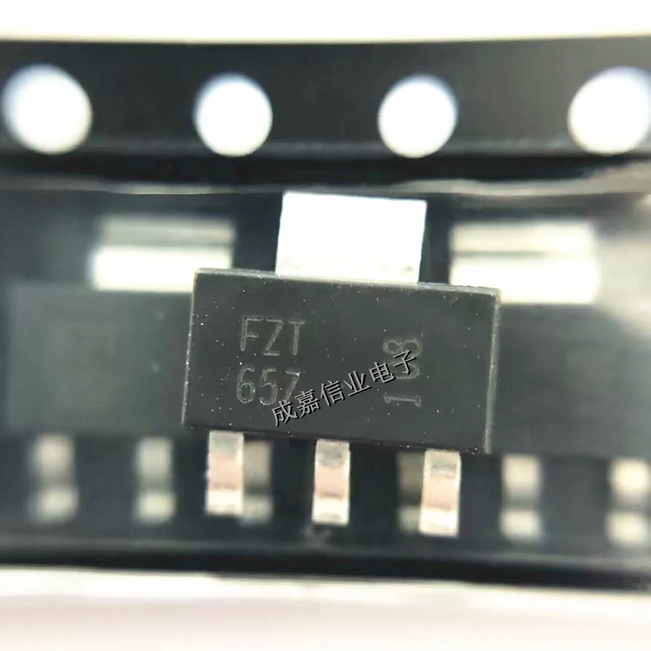 

10pcs/Lot FZT657TA SOT-223-4 MARKING;FZT657 Trans GP BJT NPN 300V 0.5A 3000mW 4-Pin(3+Tab) Operating Temperature:- 55 C-+ 150 C