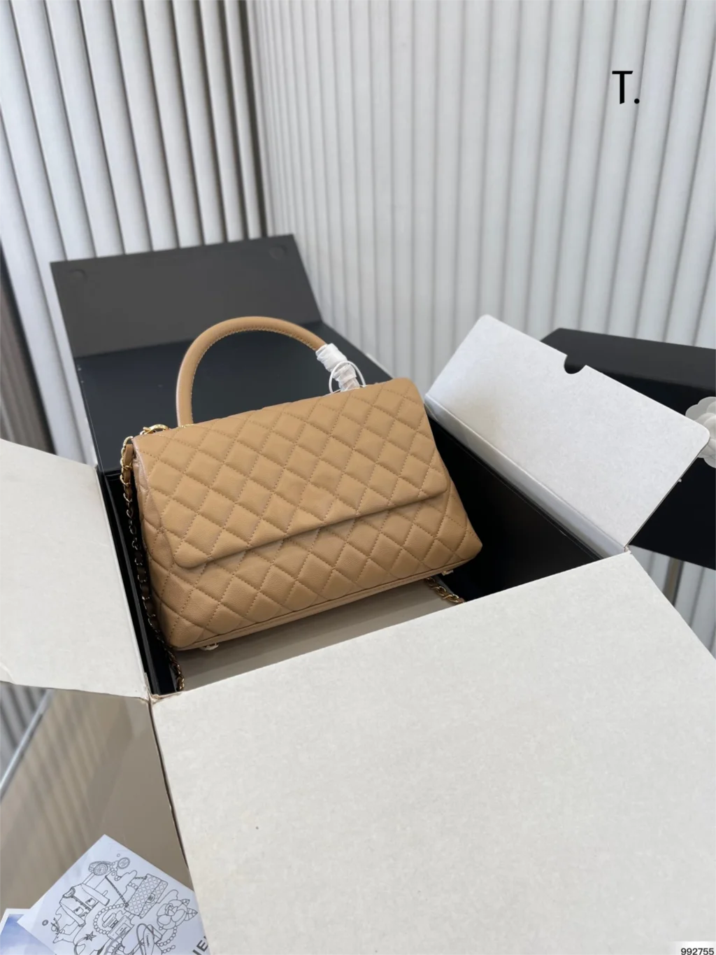 

Women's portable flap bag hand-sewn customization