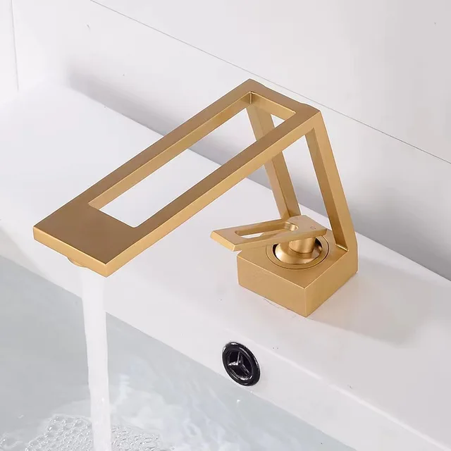 โมเดิร์นก๊อกน้ําอ่างล้างหน้าสีดําอ่างล้างจานก๊อกทองเหลืองห้องน้ําก๊อกน้ําสแควร์อ่างล้างจานก๊อกน้ําสีดําอ่างล้างหน้าเย็นเดี่ยว 5