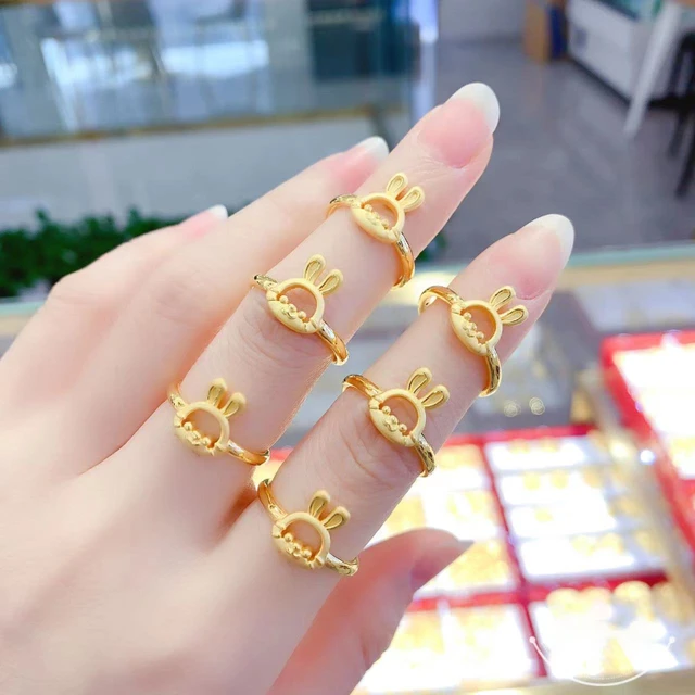 Buy Charming 22 Karat Yellow Gold Floral Ring at Best Price | Tanishq UAE