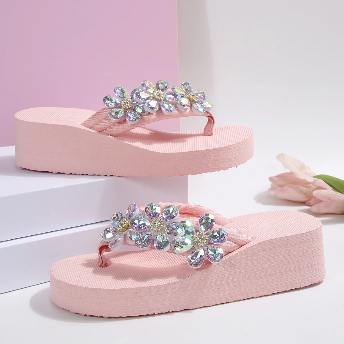 لامعة حجر الراين صنادل أرضية مكتنزة النساء 2025 الصيف إسفين الكعوب الشاطئ الوجه يتخبط امرأة التصفيق تو شباشب لخارج المنزل الشرائح