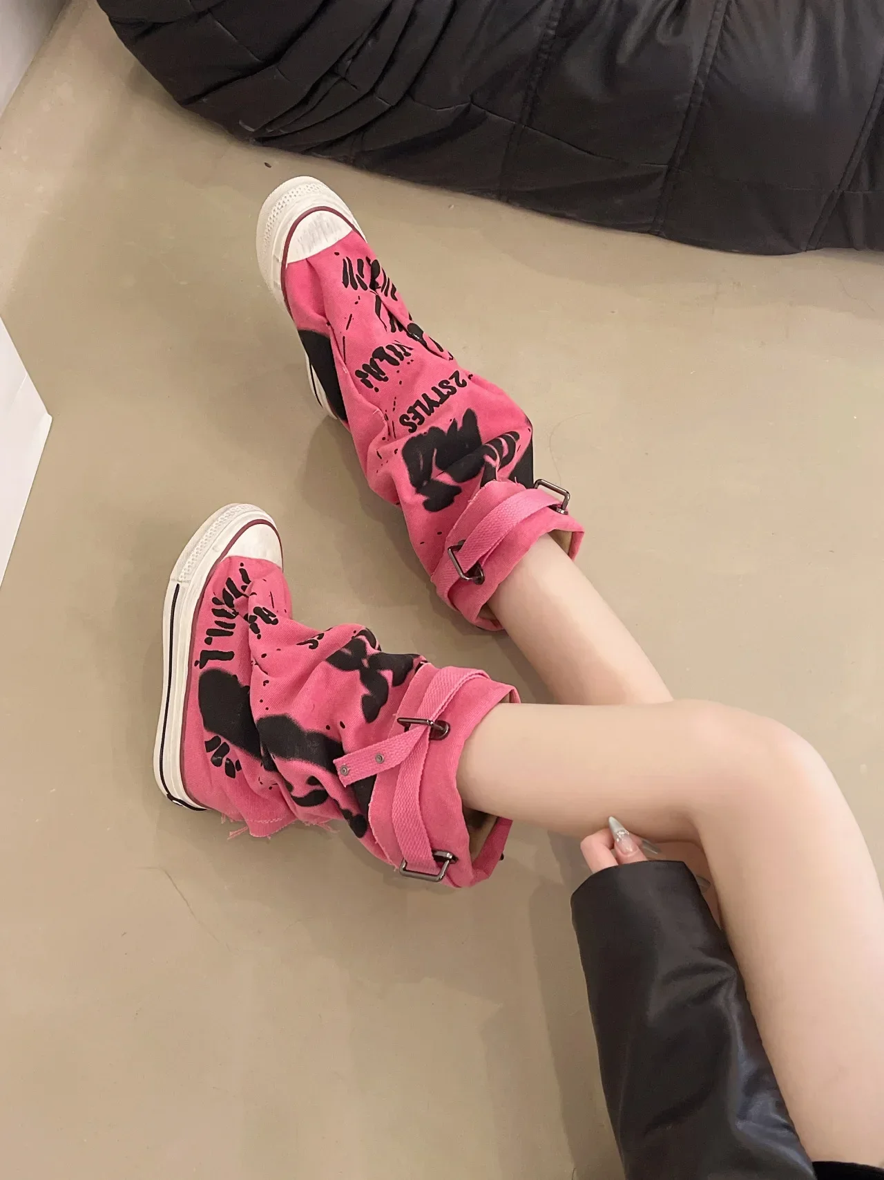 Graffiti Mid Calf Canvas Shoes 33