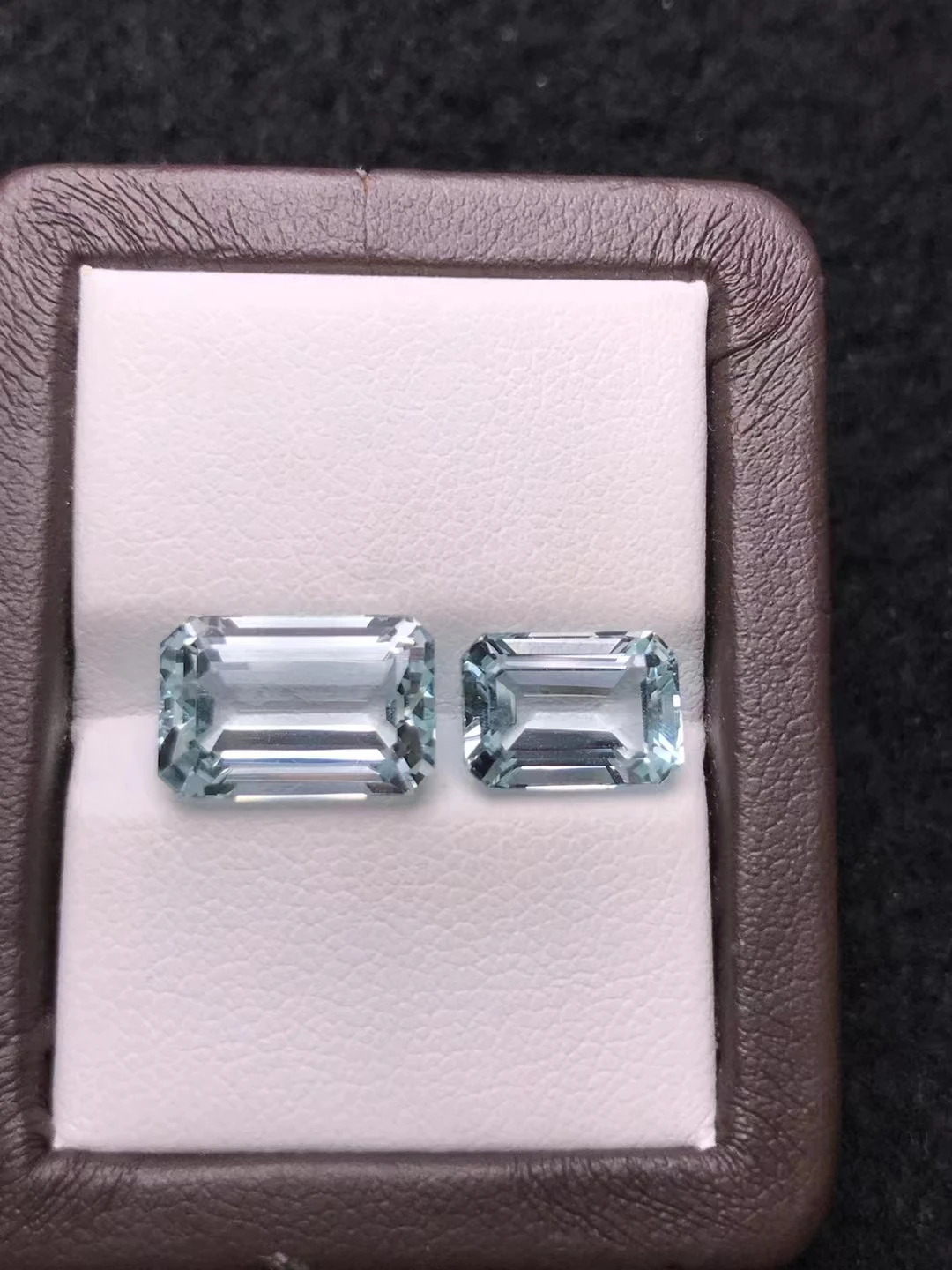 2pcs/lot Natural Aquamarine Loose Stone Crystal pure Good gloss Net weight 8.31ct Multi-sided cutting Exquisite cut Inlaid jewel