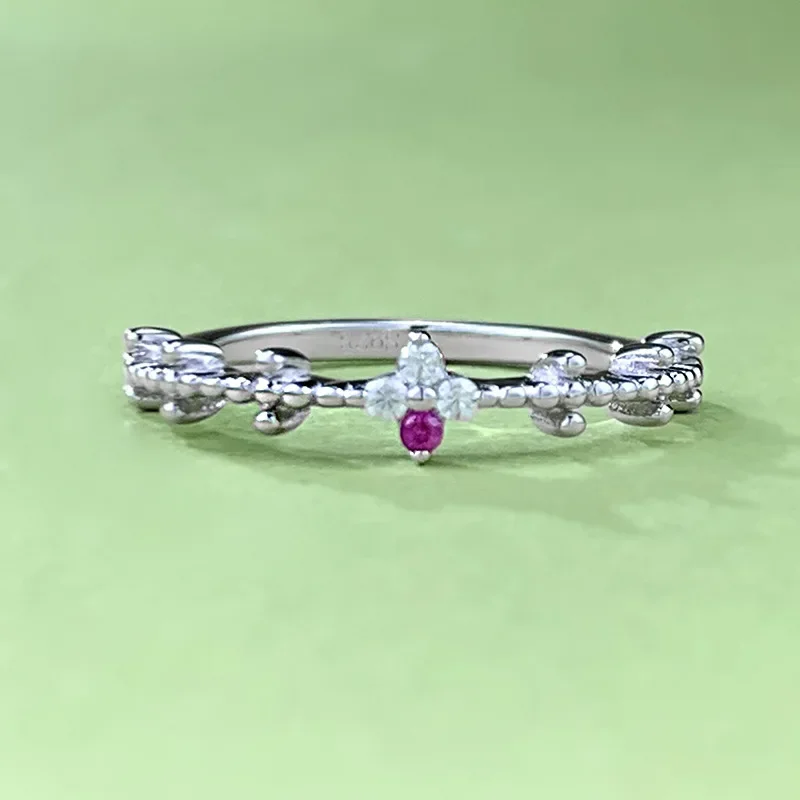 

Женское кольцо из серебра пробы, с цирконом