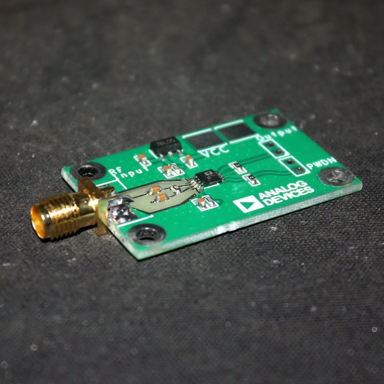 

Счетчик мощности РЧ, макетная плата логарифмического детектора (100-2500 МГц)