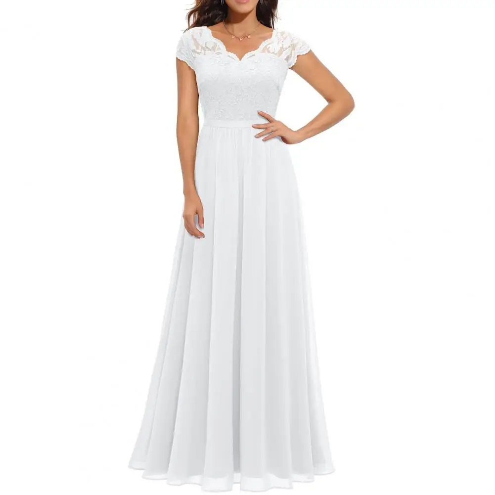 Robe longue blanche en dentelle - Élégance pour soirée