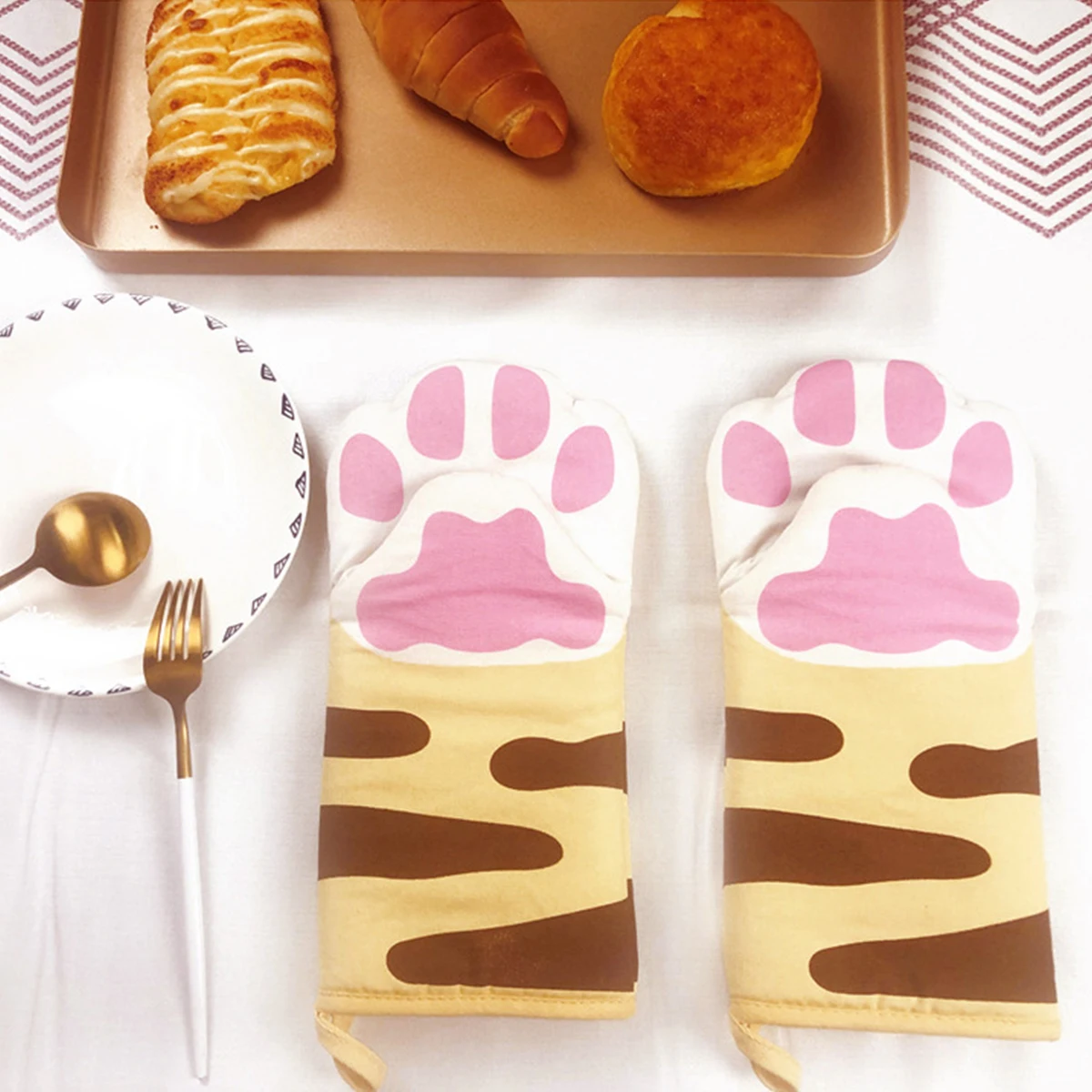 1PC 3D Cartoon Animal Cat Paws Oven Mitts Long Cotton Baking Insulation Gloves Microwave Heat Resistant Non-Slip Kitchen Gloves