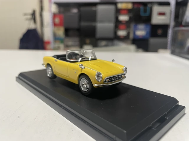 Paint Rash 1:43 Scale Honda S800 1966 Alloy Car Model Yellow