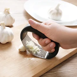 Manual Garlic Press Stainless Steel Multi-function Garlic Mincer Chopping Garlic Tools Curve Fruit Vegetable Tool Kitchen Gadget Manual Garlic Press Stainless Steel Multi-function Garlic Mincer Chopping Garlic Tools Curve Fruit Vegetable Tool Kitchen Gadget
