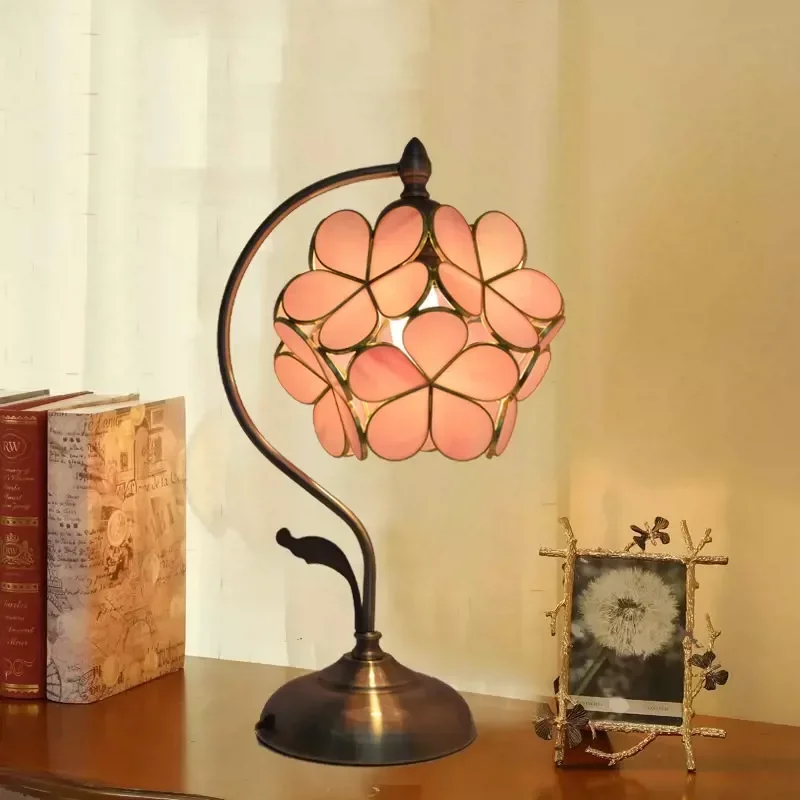 Creative Dimming Table Lamp European and American Style Retro Shell Modern Wedding Bedside Study Romantic Bedroom