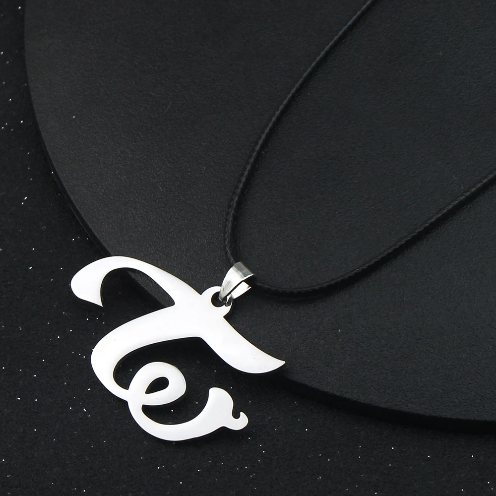 Free Shipping Kpop Group Twice W Logo Necklace Titanium