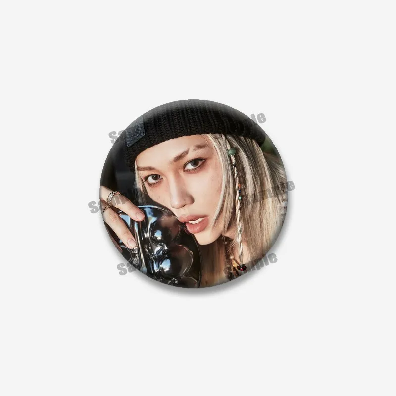 Kpop Boys Band SK Münze Abzeichen auf Tasche Kleidung Hut Zubehör Kreativität Idol Felix Bang Chan Anstecknadel Schmuck Brosche Fans Geschenk – Detail 10