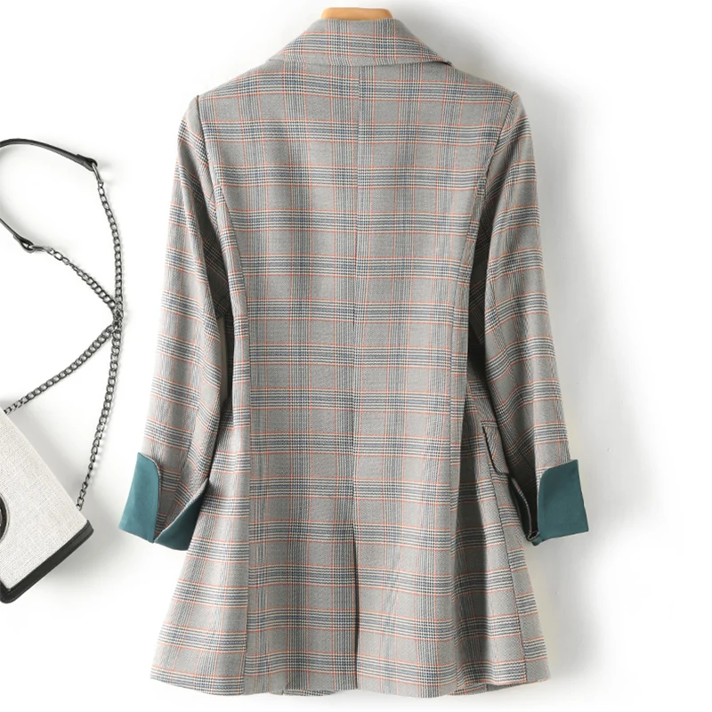 جاكيت نسائي رسمي بنقشة مربعات عمليه مناسبه للمقابل...