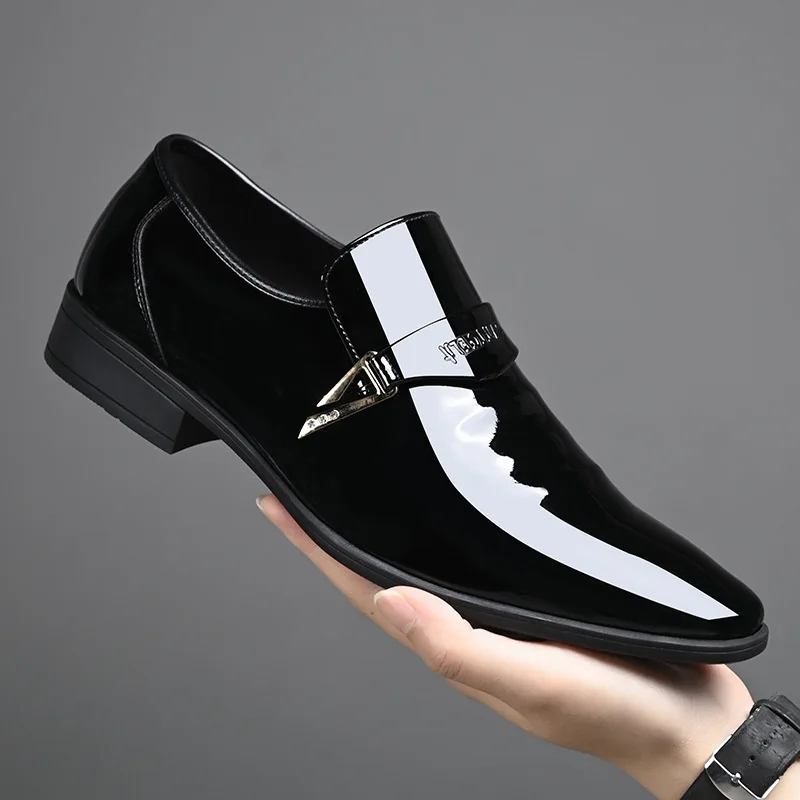 ตัวเลือกสินค้า รองเท้าหนังสีขาว 2025 ใหม่ Pointed Toe Loafers ใส่สบาย ดีไซน์คลาสสิก