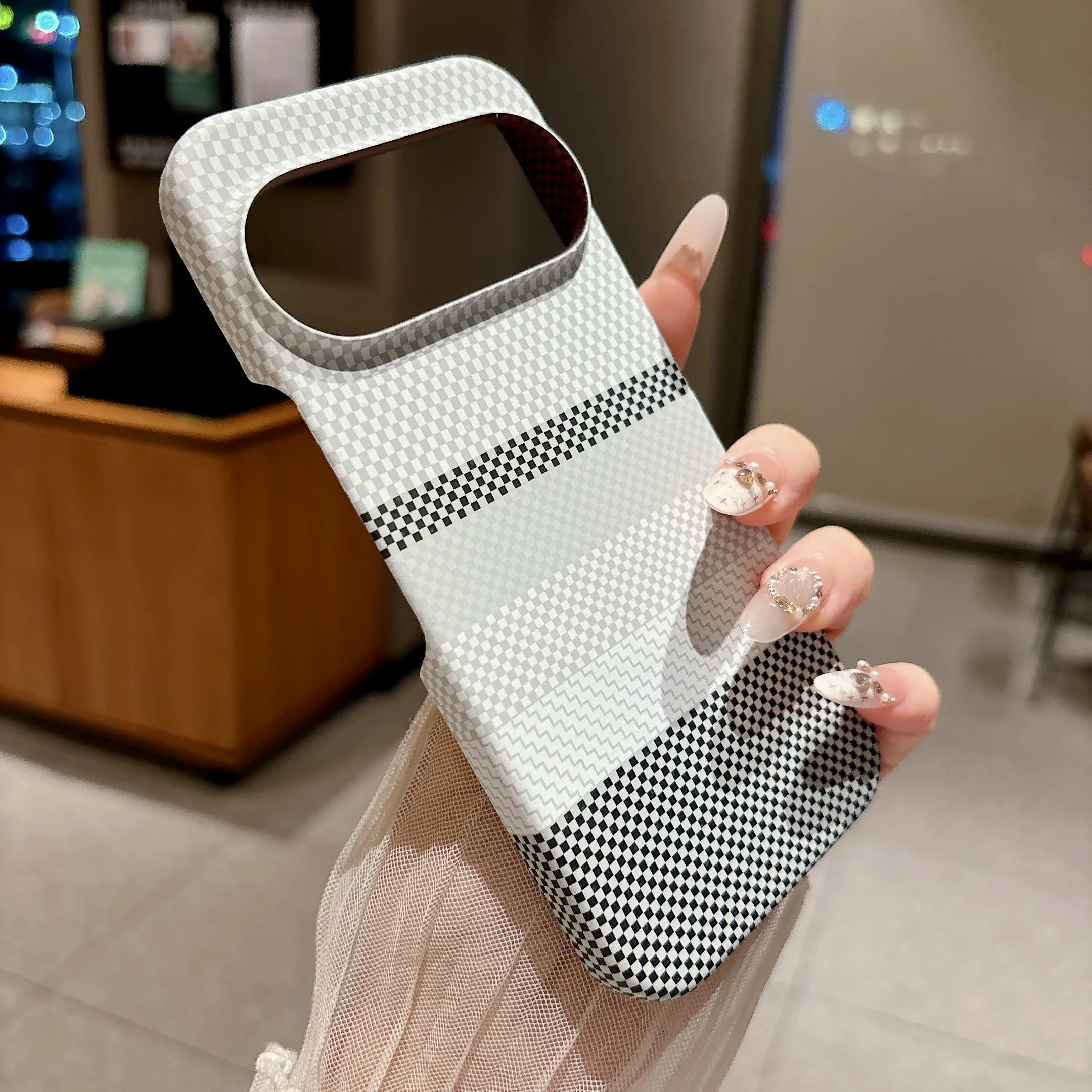 Kevlar Carbon Fiber Texture Frameless Magnetic Case with Magsafe Wireless Charging - Thin Slim Cover