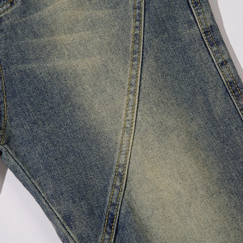 Рисунок 3 - Женские расклешенные брюки из джинсовой