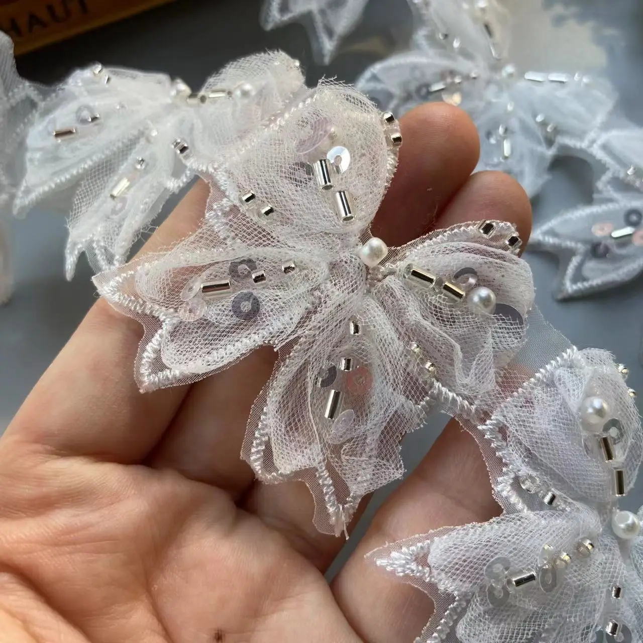 

10PCS 5X5cm Bowknot Pearl Exquisite Organza Sequin Embroidery Lace Ribbon Trim Studded Wedding Veil Sewing Accessories New