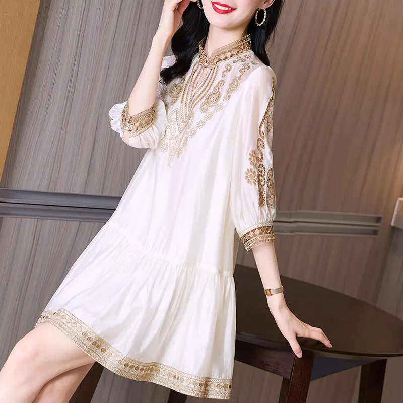 

2023 New Spring Tea Break Retro Plus-size Slimming Hollow Chiffon Embroidered Fairy Dress