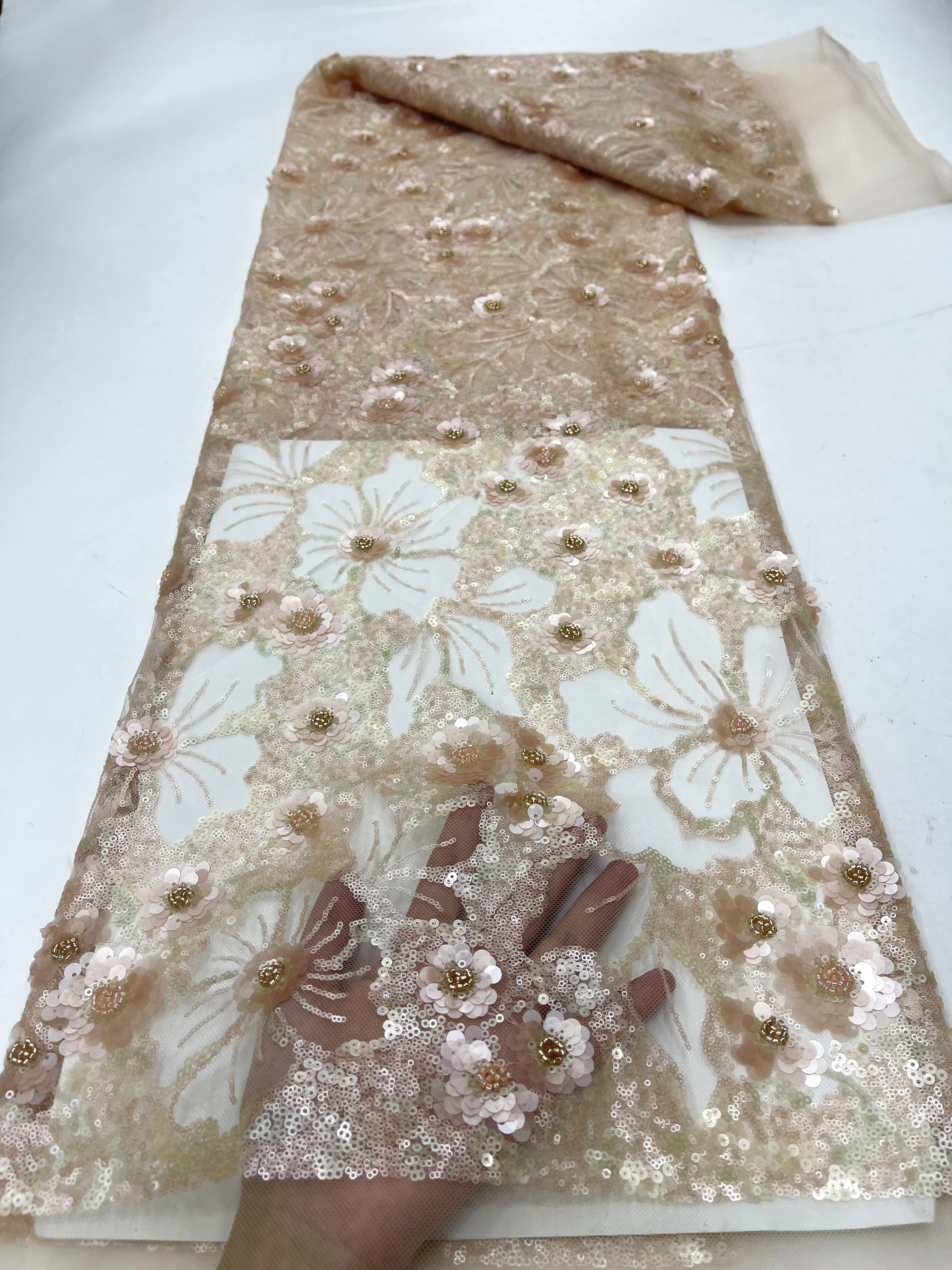

African Sequins Lace Fabric 2023 High Quality Gold Embroidery French Nigerian Wedding Bridal Lace For Wedding Party Dress