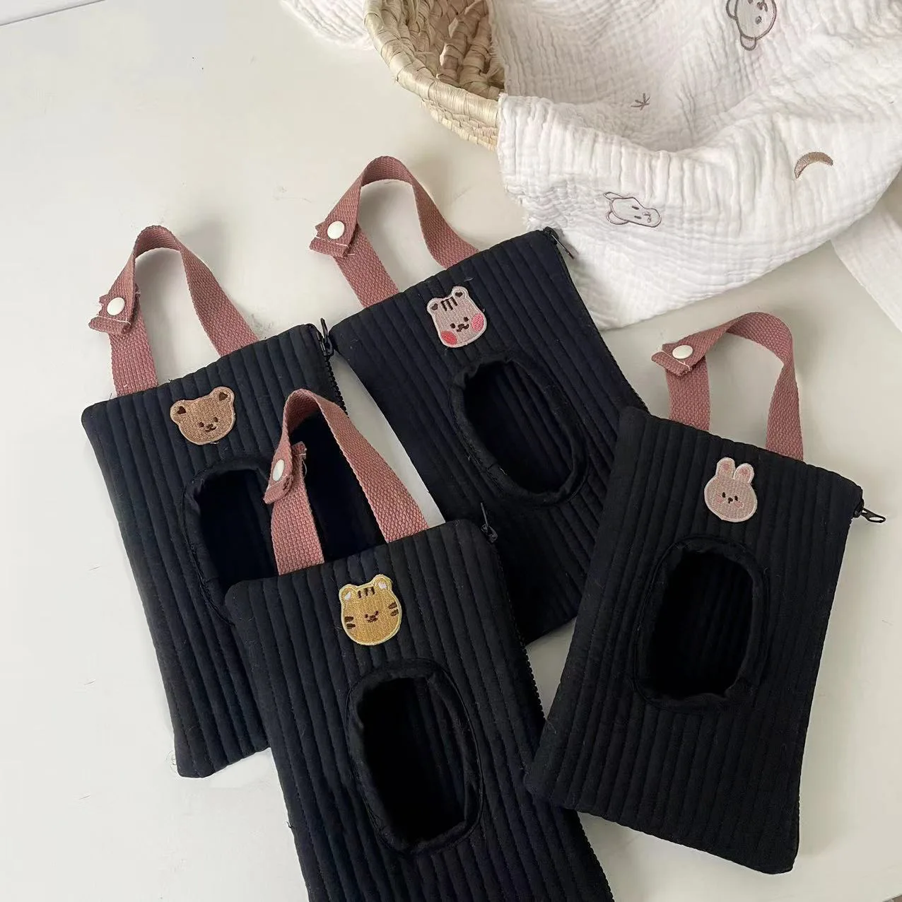 Baby Stroller Accessories Wet Wipes Case Tissue Box Travel Car Portable Storage Bag Towel Cover Newborn Hanging Bag for Cart New 2