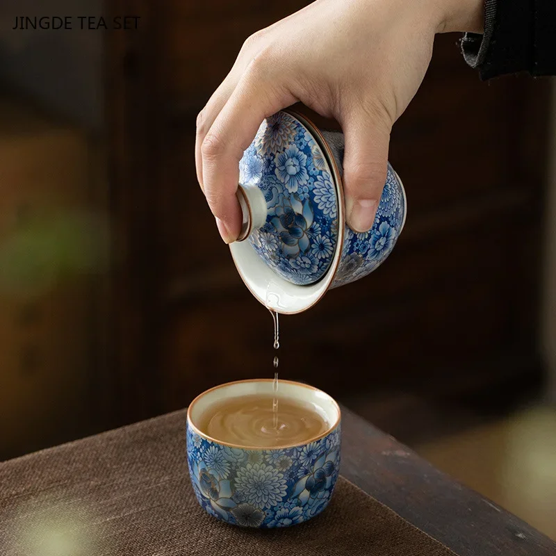 1PC 110ml high quality blue and white porcelain teacup with lid exquisite ceramic gaiwan home portable tea infuser beauty teacup