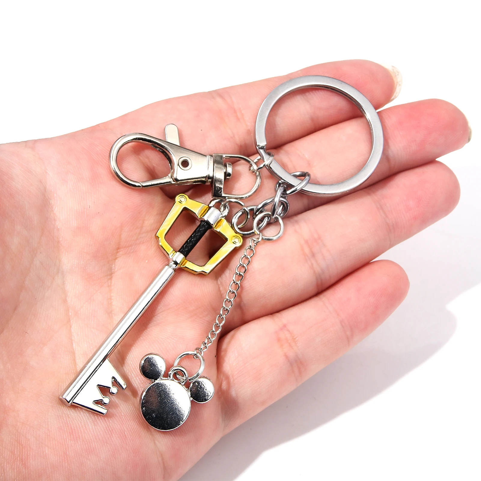 アクセサリー Sora Sora Necklace and Glove Kit - Kingdom Hearts - Spirithalloween.com