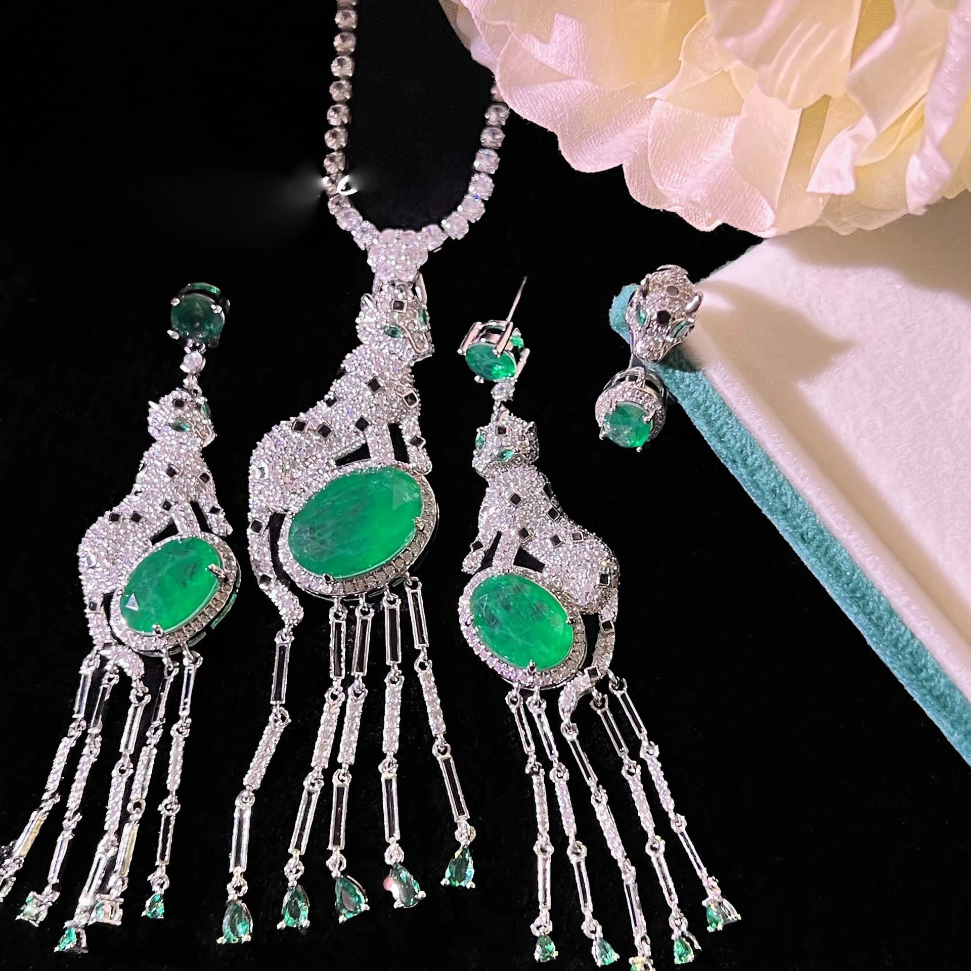 Women Green tassel necklace leopard set earrings vintage long