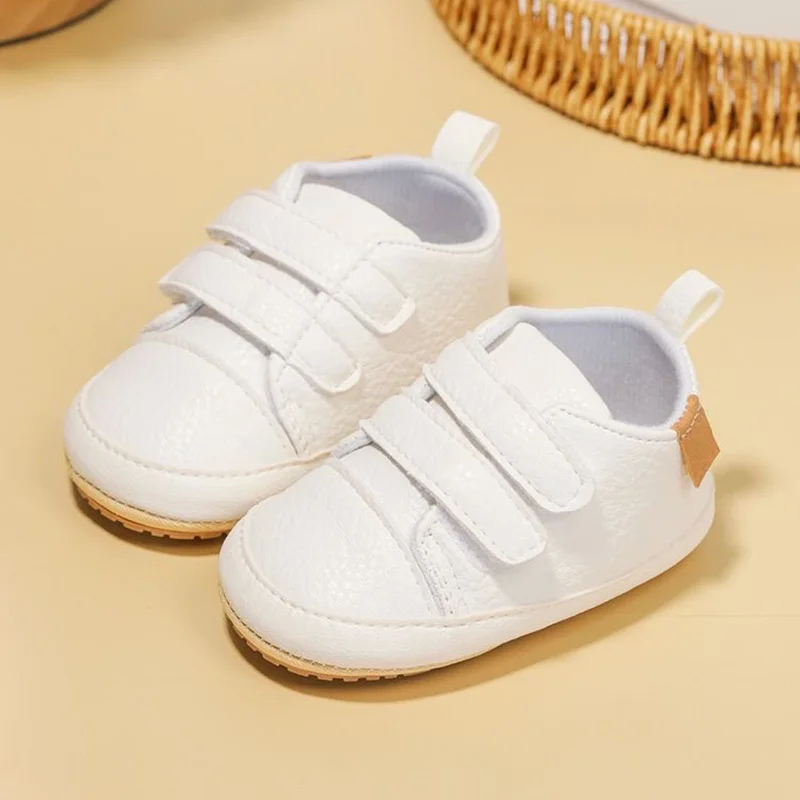 Sneakers Shoes A Pair of Classic Soft Comfortable Rubber Soled Anti Slip Baby Sports