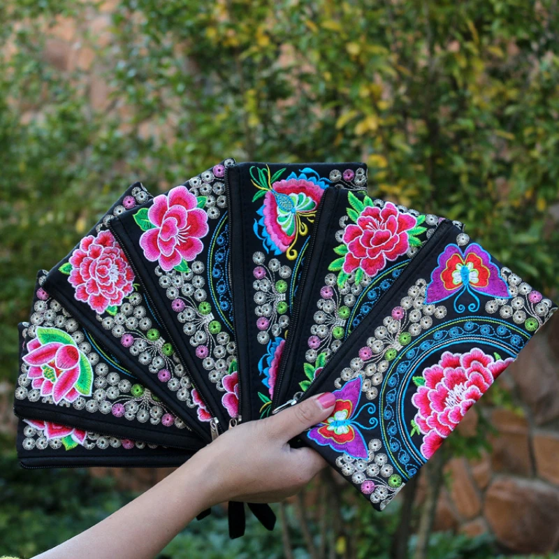 

Ladies Vintage Ethnic Floral Embroidered Coin Clutch Long Wallet Coin Purse Card Holder Handbag Gift for Family Clutch Bag