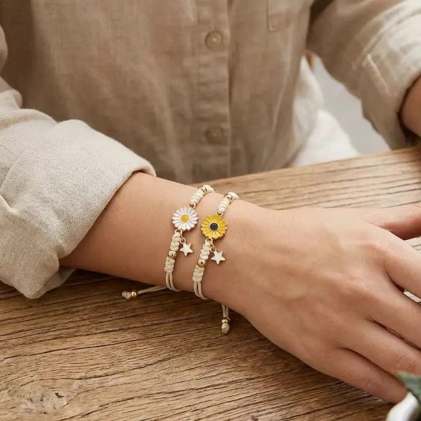 Handgefertigtes geflochtenes Sonnenblumen-Armband für Frauen, verstellbares Seil, Stern-Charm-Armbänder, Boho-Sommer-Strand-Schmuck, Freundschaftsgeschenke