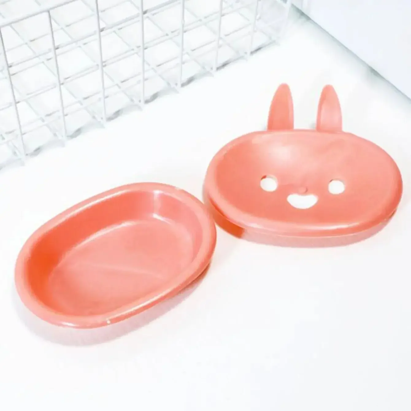 1pc - Rabbit shaped multifunctional durable soap box, hygienic storage container for home and outdoor use